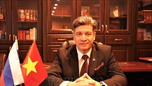 俄罗斯圣彼得堡国立大学远东国家历史学系主任、胡志明学院院长弗拉基米尔科洛托夫。（图片来源：越通社）