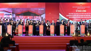 越南政府总理范明正出席在太原省的学校基础设施投资项目奠基仪式【组图】