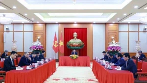 越共中央总书记苏林同古巴共产党第一书记、古巴共和国主席迪亚斯-卡内尔通电话【视频】