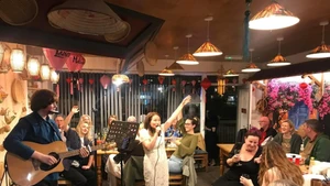 英国越南文化屋为旅英越侨同胞开启寻根之旅。（图片来源：越通社）