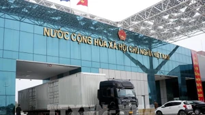 芒街口岸。（图片来源：越通社）