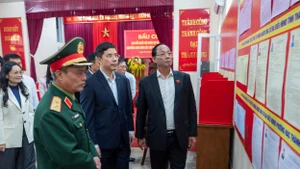 国会副主席陈光方检查清化省选举准备工作。（图片来源：国会官网）