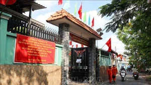 胡志明市电力总公司为5000多个选举服务点保障电力供应。（图片来源：越通社）