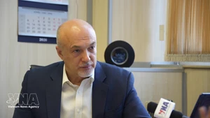 俄罗斯律师协会宪法意识发展委员会主席、俄宪法起草工作组组长奥列格·格尔曼诺维奇·鲁缅采夫。（图片来源：越通社）