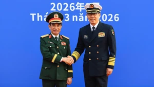 中国国防部长董军上将主持仪式 欢迎越南国防部长潘文江大将一行赴华出席两国交流活动