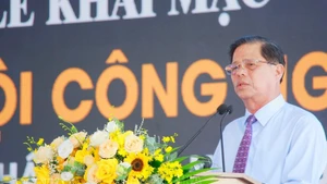 庆和省人民委员会主席、第十一、十二、十三届国会代表阮晋遵。（图片来源：越通社）