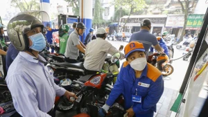 河内市某家加油站。