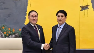 越南国家主席梁强会见APEC工商咨询理事会代表。