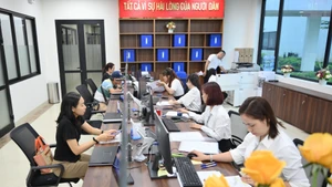 河内两级政府首个工作日【组图】