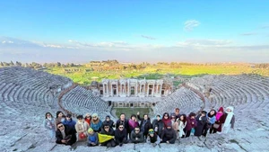 附图：越南国家旅游局要求各单位停止且不再组织前往战乱地区及危险区域的旅游行程。