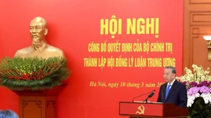 越共中央总书记苏林在会议上发表讲话。