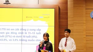 在制定网络安全政策中倾听儿童的声音。（图片来源：越通社）