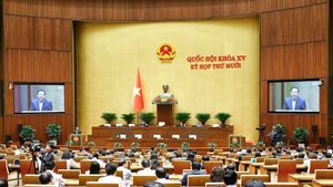 国会审议关于投资兴建嘉平国际机场项目的投资主张。（图片来源：越通社）