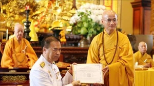 皇家卡提那袈裟供奉仪式现场。（图片来源：越通社）