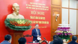 苏林总书记在会议上发表讲话。（图片来源：越通社）