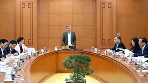 苏林总书记主持召开有关落实对革命有功者的主张政策的会议【组图】