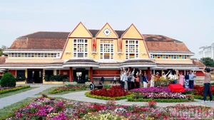 体验大叻乘坐复古火车旅行 品尝越南咖啡【组图】