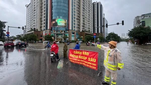 附图。