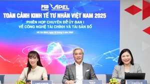 出席会议的代表。