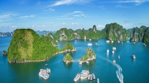 广宁省下龙湾。