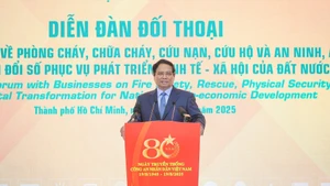 范明正总理在对话论坛上发表讲话。（图片来源：VGP）