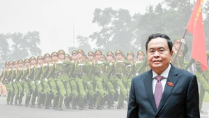 越南人民公安建设、战斗与成长80周年：在民族奋发图强纪元中不断建设和完善机制体制