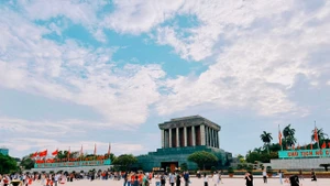 附图：胡志明主席陵。