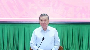苏林总书记在会上发表讲话。（图片来源：越通社）