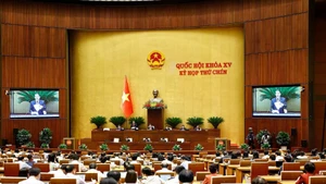 越南第十五届国会第九次会议场景。（图片来源：越通社）