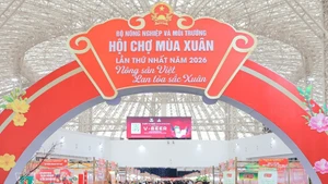 河内2026年春季博览会现场人来人往、购销两旺。（图片来源：越通社）