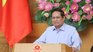 越南政府总理范明正主持召开会议，贯彻落实越共中央政治局、中央书记处和苏林总书记关于两级地方政府组织模式重点任务的指示。