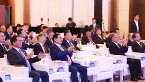 范明正总理出席越中企业论坛。