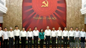 苏林总书记会见河内市委常委会【组图】