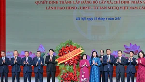 越南国家主席梁强出席河内市行政单位合并决定公布仪式【组图】