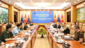 越南与澳大利亚第八次国防政策对话在河内举行。