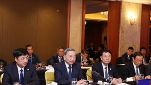 越共中央总书记苏林出席越南-韩国科技合作座谈会。（图片来源：越通社）