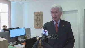 越南前驻比利时名誉领事德·格朗·里。（图片来源：越通社）