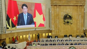 国家主席梁强在会上发表讲话。（春奇 摄）