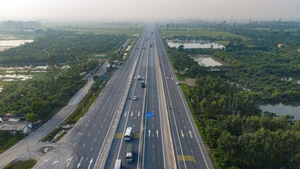 兴安省的一条道路。