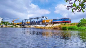 建立科技发展特殊机制 服务国家重点铁路项目。