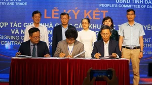 得乐省各协会和企业与外国公司签署关于销售农产品的合作协议。