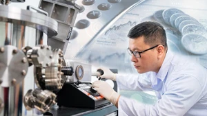 许多银行愿意考虑根据科技产品的未来现金流发放贷款。