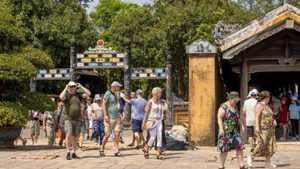 2025 年赴顺化市的游客数量大幅上升。