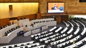 资料图：9月29日，在泰国首都曼谷，泰国总理阿努廷在出席国会会议时宣读施政方针。（图片来源：越通社）