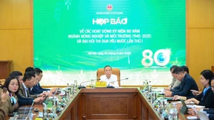 越南农业与环境部11月5日在河内举行例行新闻发布会。