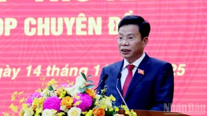 刘文忠同志当选林同省人民议会主席。