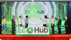 越南首个“绿色”B2B电子商务交易平台——EcoHub启动仪式。