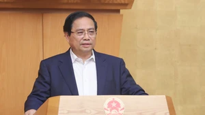 范明正总理在会上发表讲话。（图片来源：VGP）