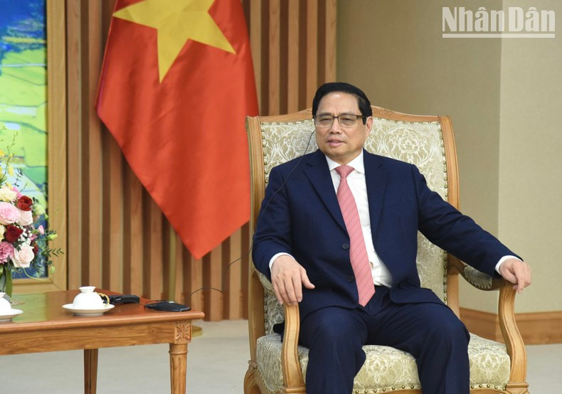 范明正总理在会见中发表讲话。 范明正总理在会见中发表讲话。