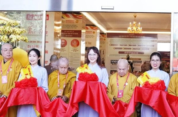 “越南佛教-精华烙印”展会开幕。 “越南佛教-精华烙印”展会开幕。